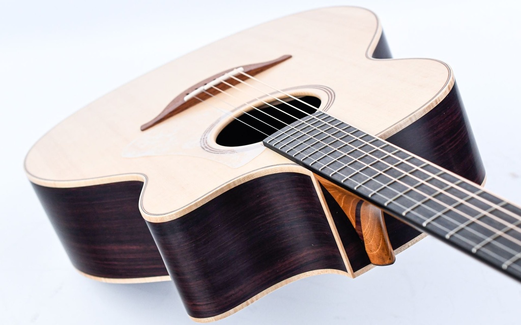 Lowden O32c Rosewood Spruce-8.jpg