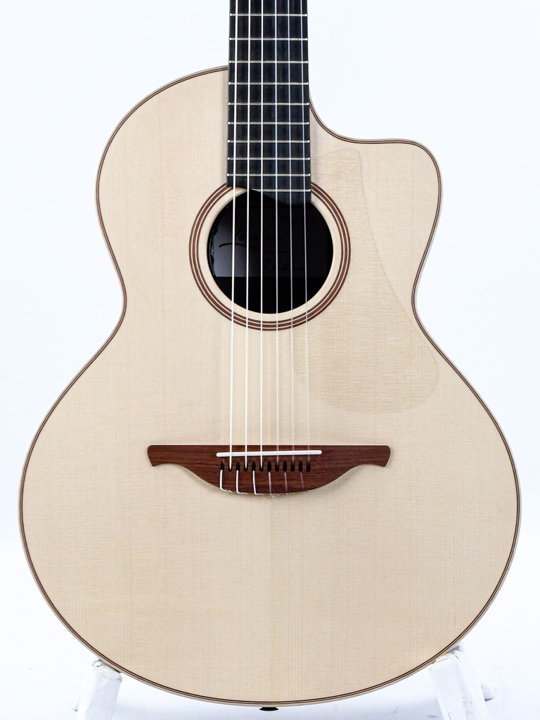 Lowden S32J Jazz Nylon Crossover-3.jpg