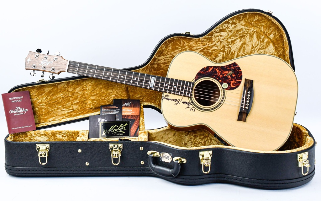 Maton EBG808TE Tommy Emmanuel Handsigned.jpg