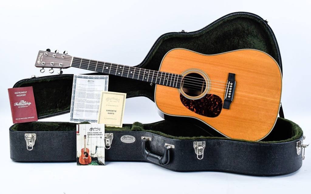 Martin HD28L Left Handed 2014.jpg