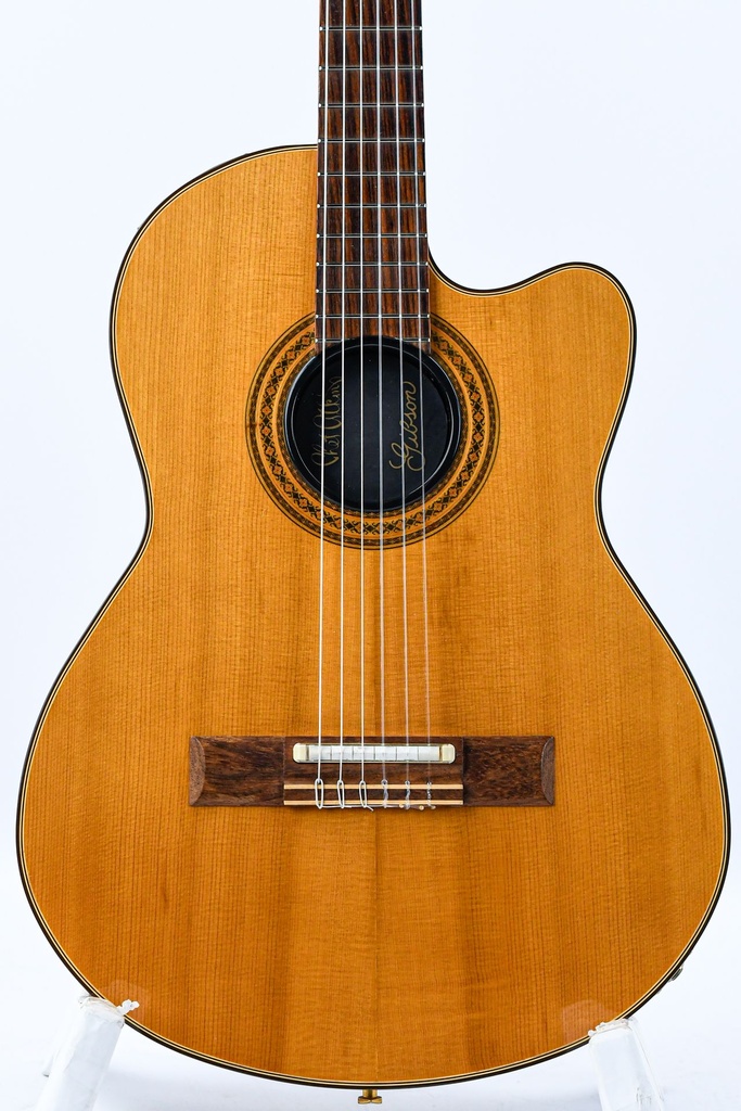 Gibson Chet Atkins Nylon Natural 1982-3.jpg