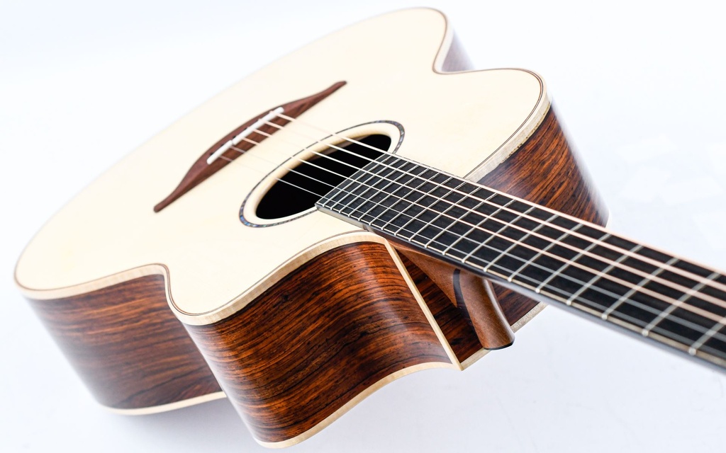 Lowden F35C Cocobolo Alpine Spruce Ann. Model-9.jpg