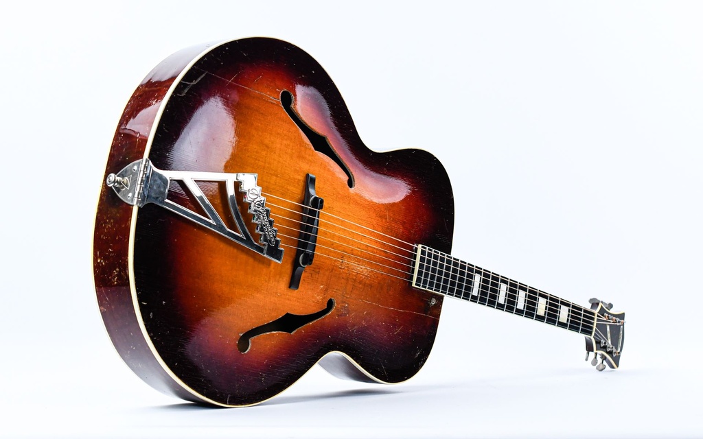 D'Angelico A1 Archtop 1942-17.jpg