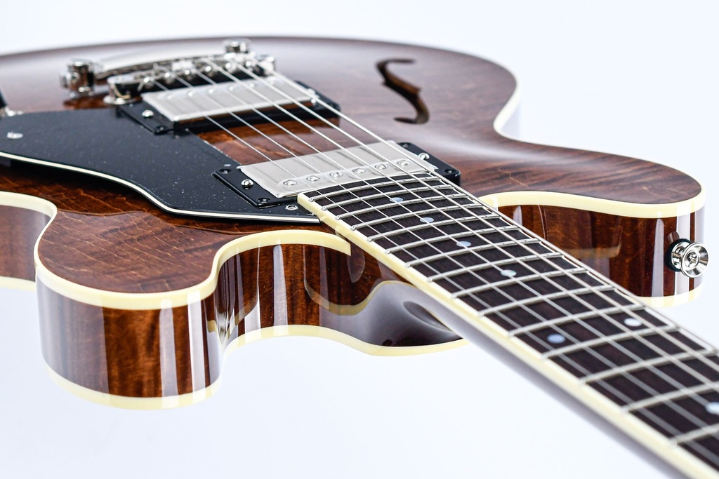 Collings I35LC Walnut-9.jpg