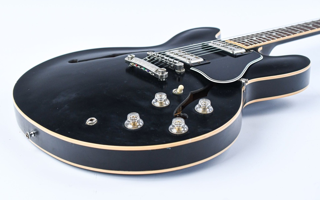 Gibson ES335 Chris Cornell Matt Black 16-250 2012-12.jpg