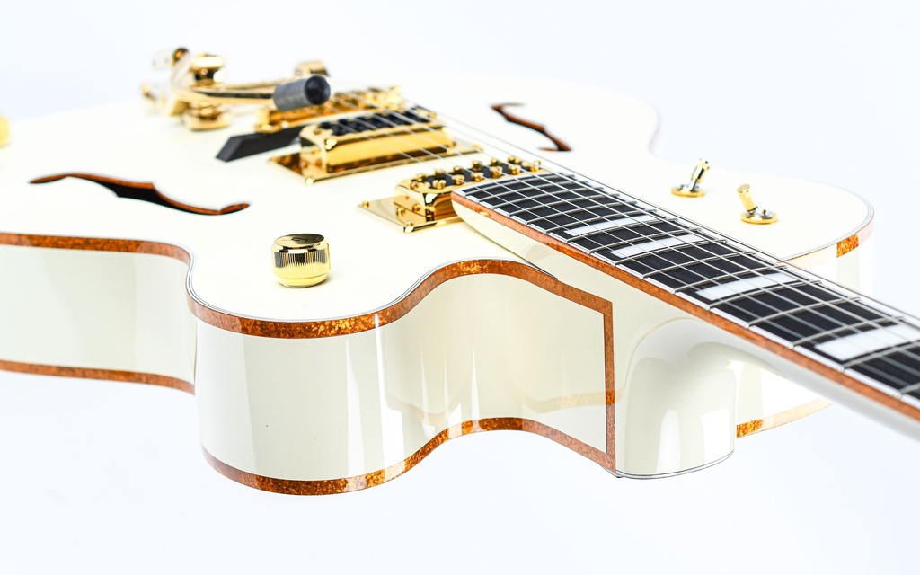 Gretsch G8424T Billy Duffy Signature Falcon LTD Vintage White Lacquer-8.jpg