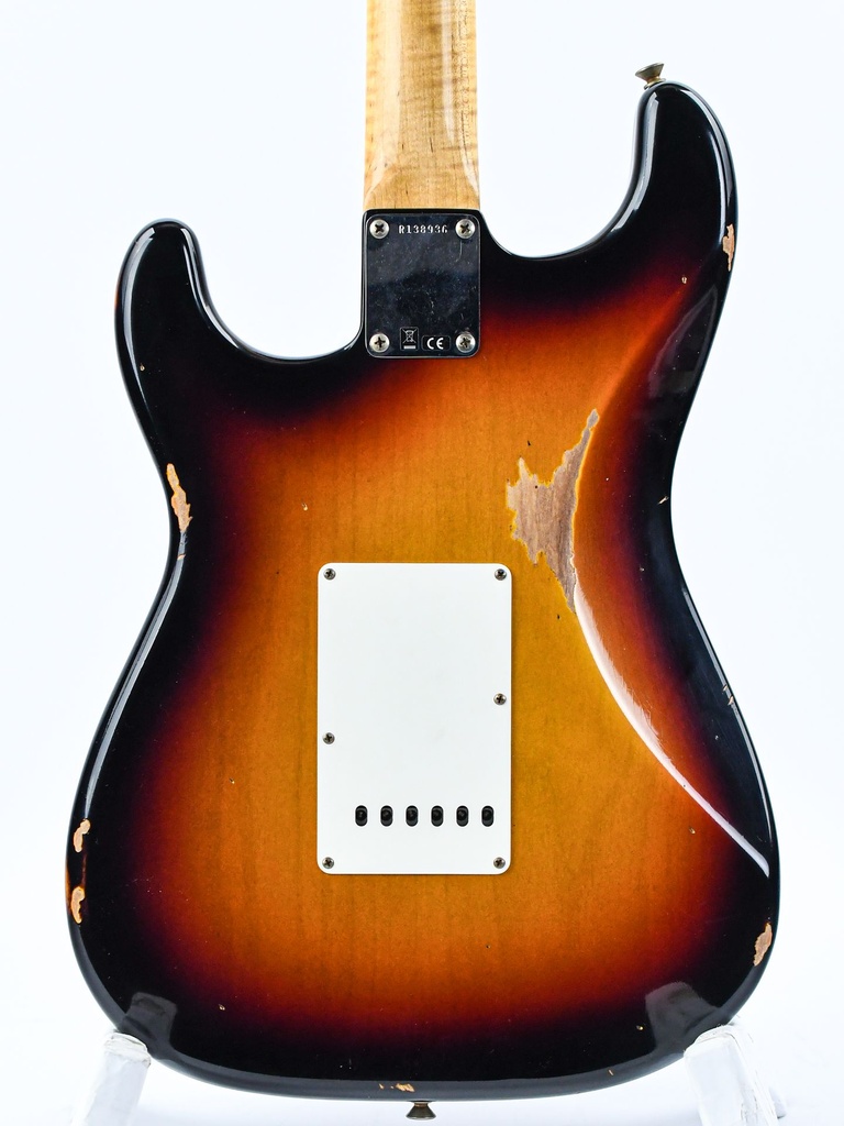 Fender Custom Shop 1965 Stratocaster 3 Tone Sunburst Relic-7.jpg