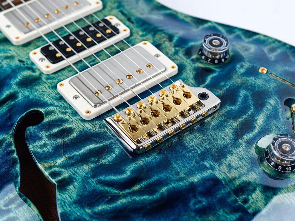 PRS Special 22 Semi Hollow Wood Library Quilt River Blue 10 Top 2021-10.jpg