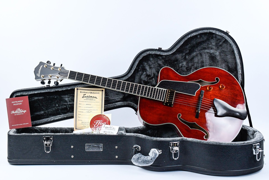 Eastman AR805CE Archtop Classic B-Stock-1.jpg