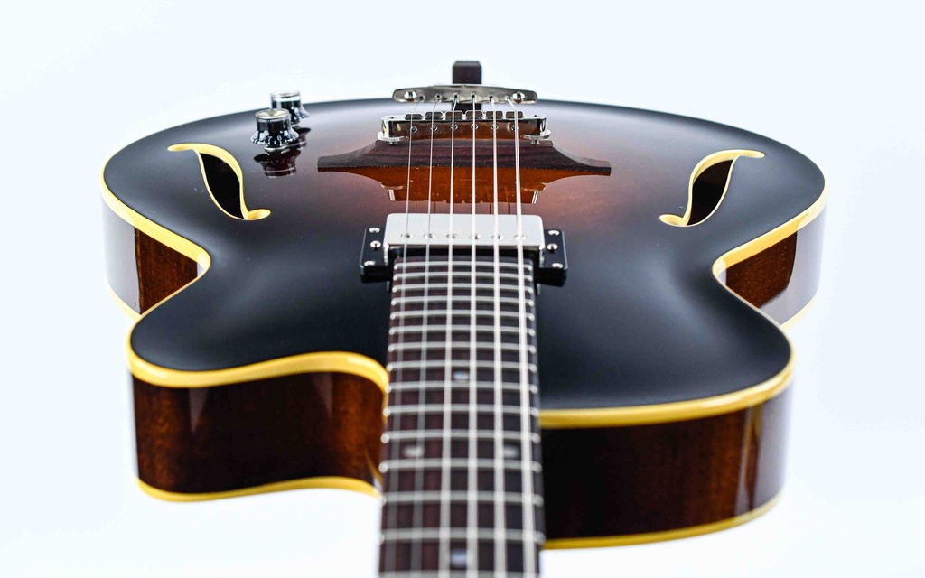 Lukas Schmidt 15 3-8  Sunburst Archtop-13.jpg