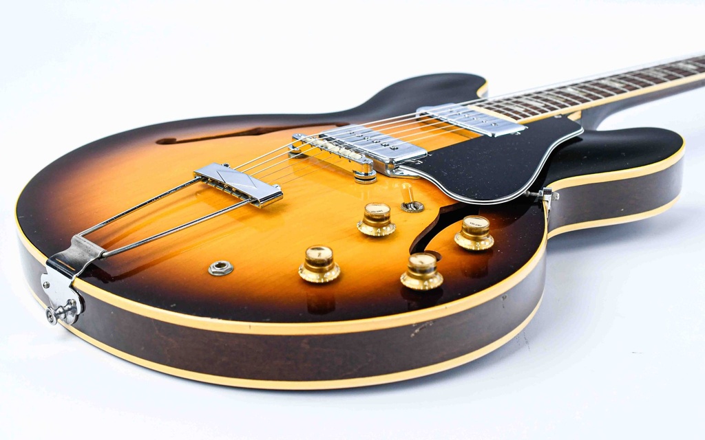 Gibson ES330 TD Sunburst 1966-11.jpg