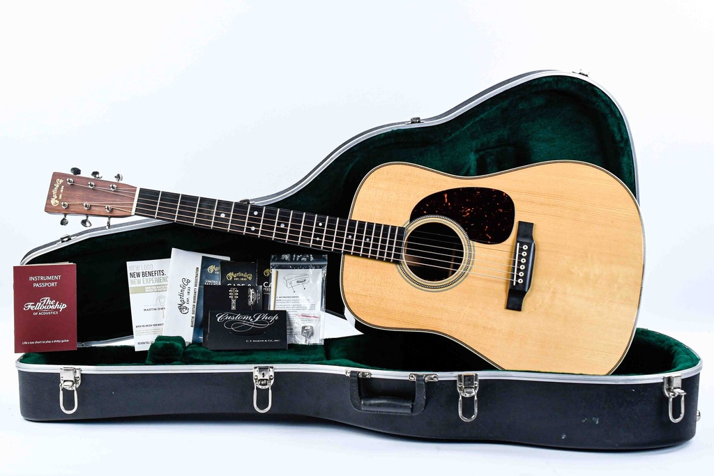 Martin Custom Shop D28 VTS Adirondack Madagascar 2016-1.jpg