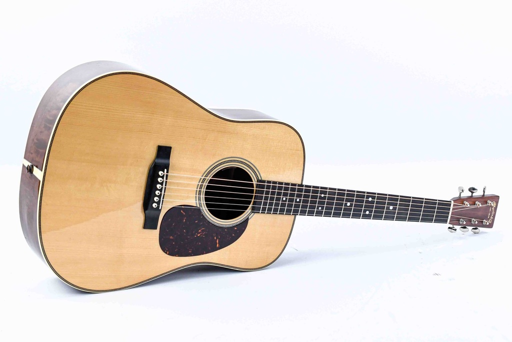 Martin Custom Shop D28 VTS Adirondack Madagascar 2016-16.jpg