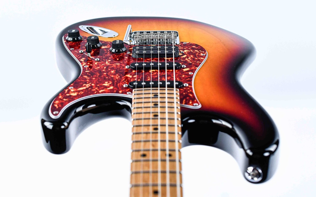 Suhr Classic S LTD Paulownia 3 Tone Sunburst 2018-13.jpg