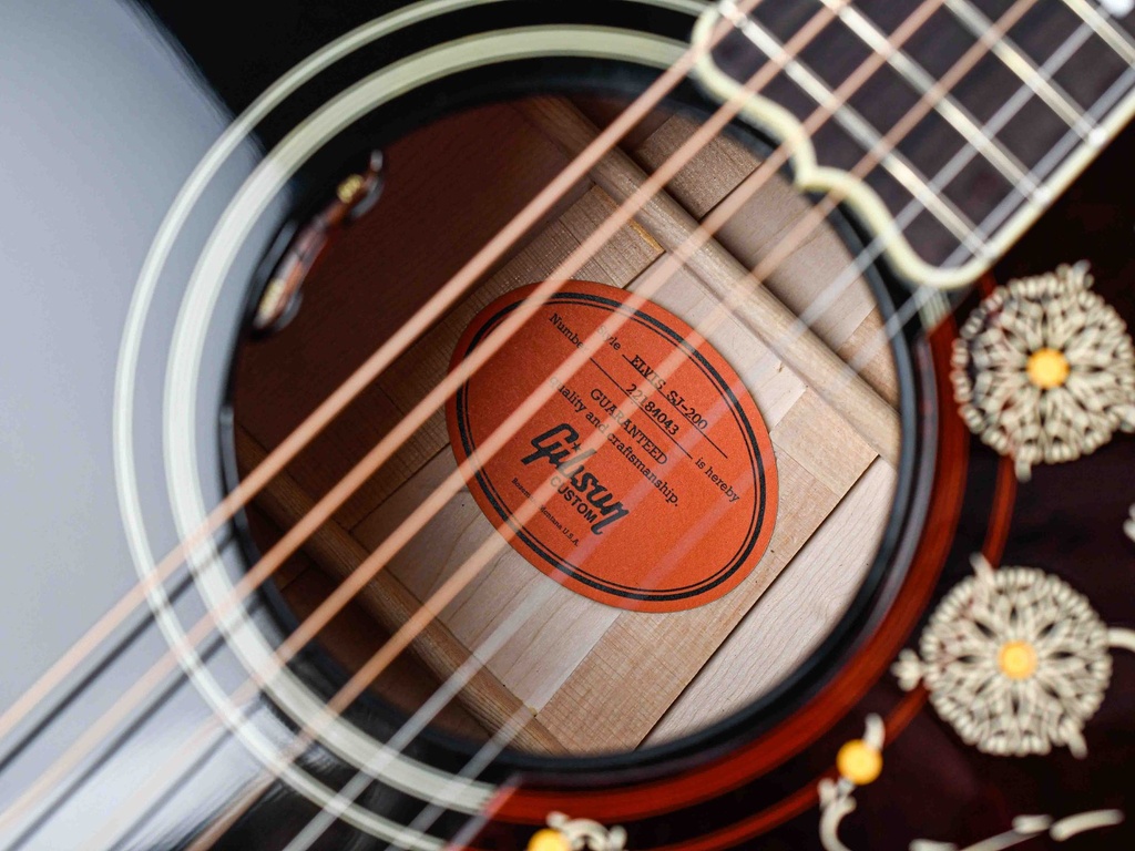 Gibson Elvis SJ200 Ebony-11.jpg