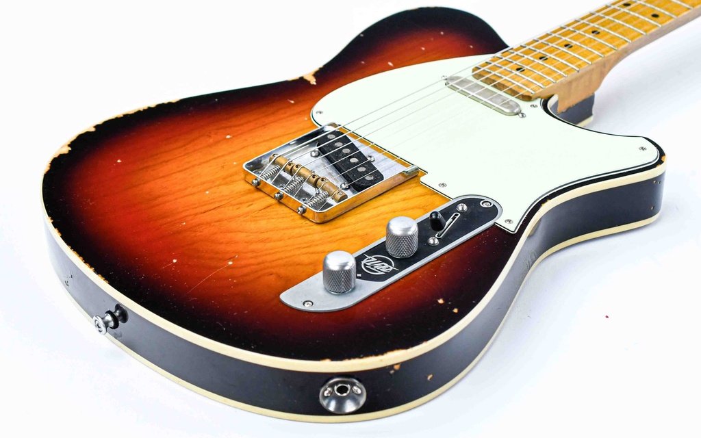 [22S03016] Wild Customs Wild TV Deluxe Sunburst MN 2022-12.jpg