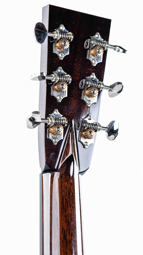 Collings OM2H Walnut Sunburst 2021-5.jpg