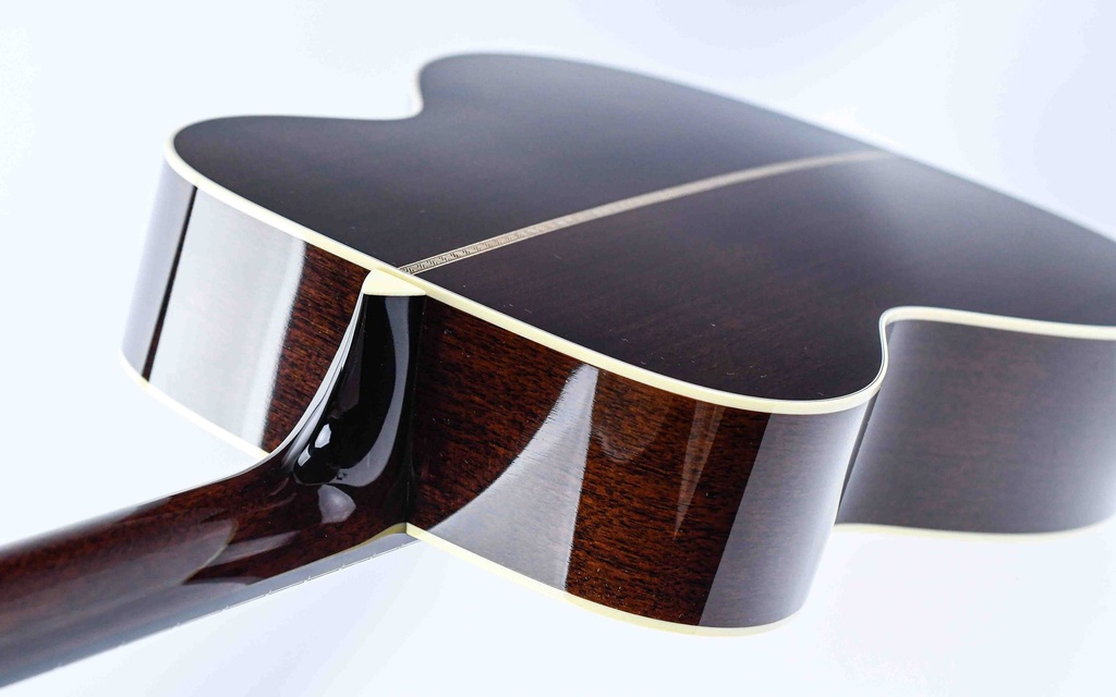 Collings OM2H Walnut Sunburst 2021-9.jpg