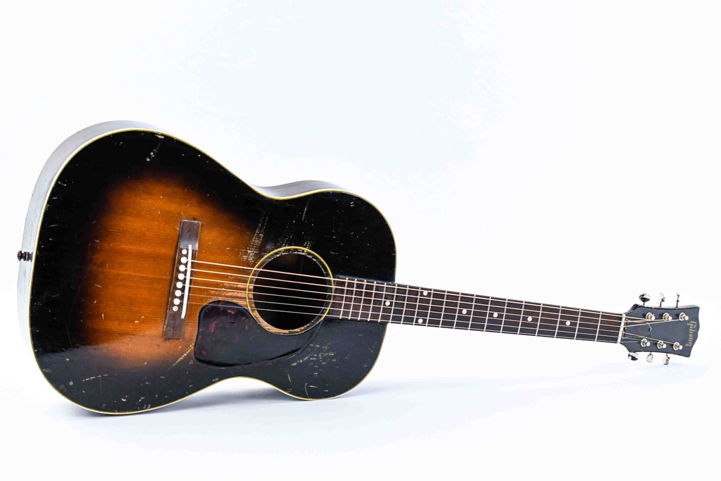 Gibson LG2 Sunburst 1952-18.jpg