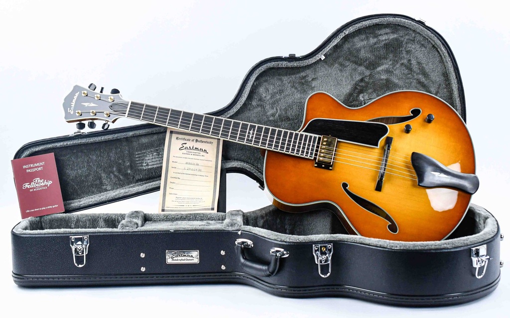 Eastman AR805CE Archtop Goldburst-1.jpg