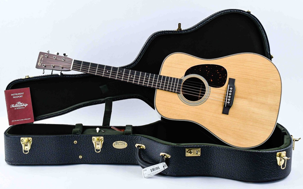 Martin D28 Authentic 1937 VTS-1.jpg