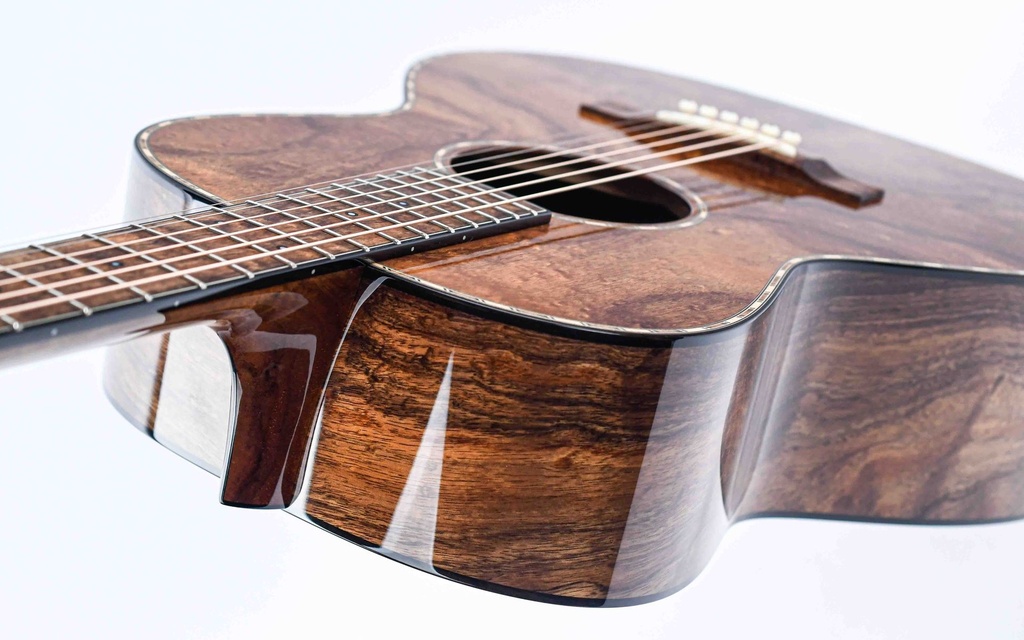 Bourgeois JOMC Winter NAMM Luthiers Choice Koa 2002-11.jpg