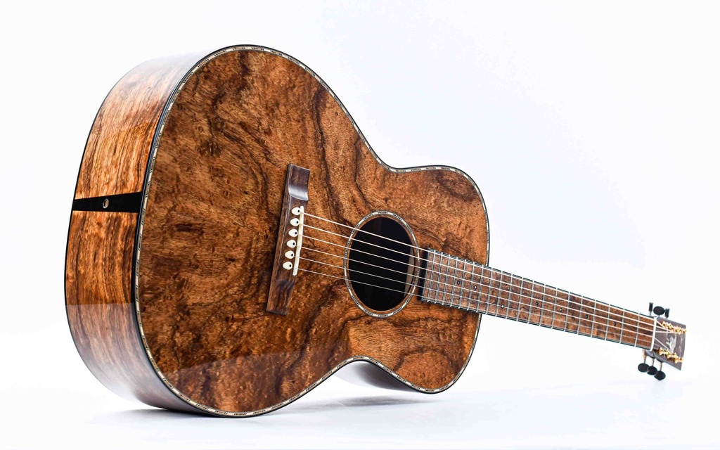 Bourgeois JOMC Winter NAMM Luthiers Choice Koa 2002-16.jpg