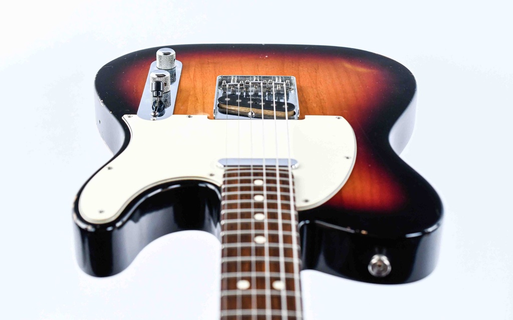 Fender Telecaster Sunburst 2007-13.jpg