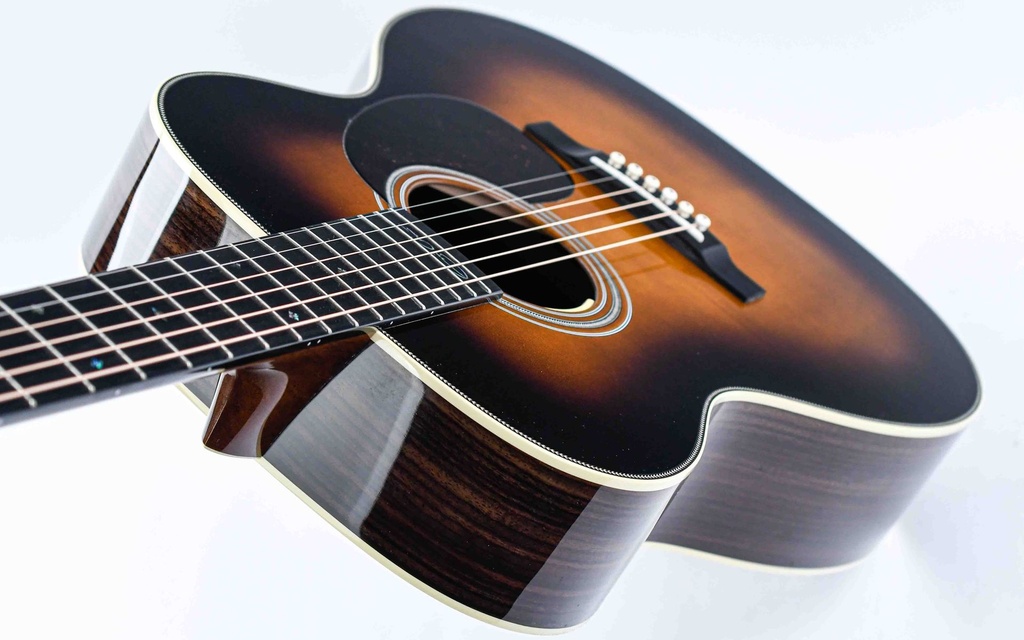 Martin 00028EC Eric Clapton Sunburst LR Baggs Anthem-8.jpg