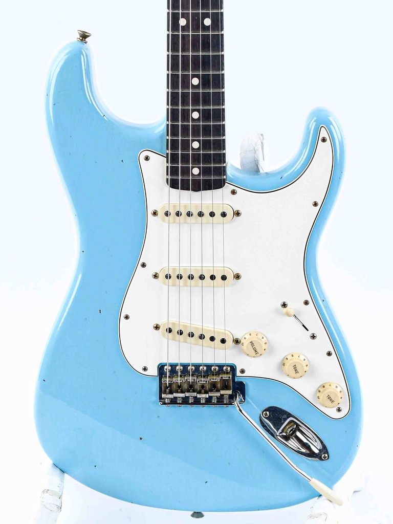 Fender Custom Shop 1963 Stratocaster NOS Daphne Blue 2024-3.jpg