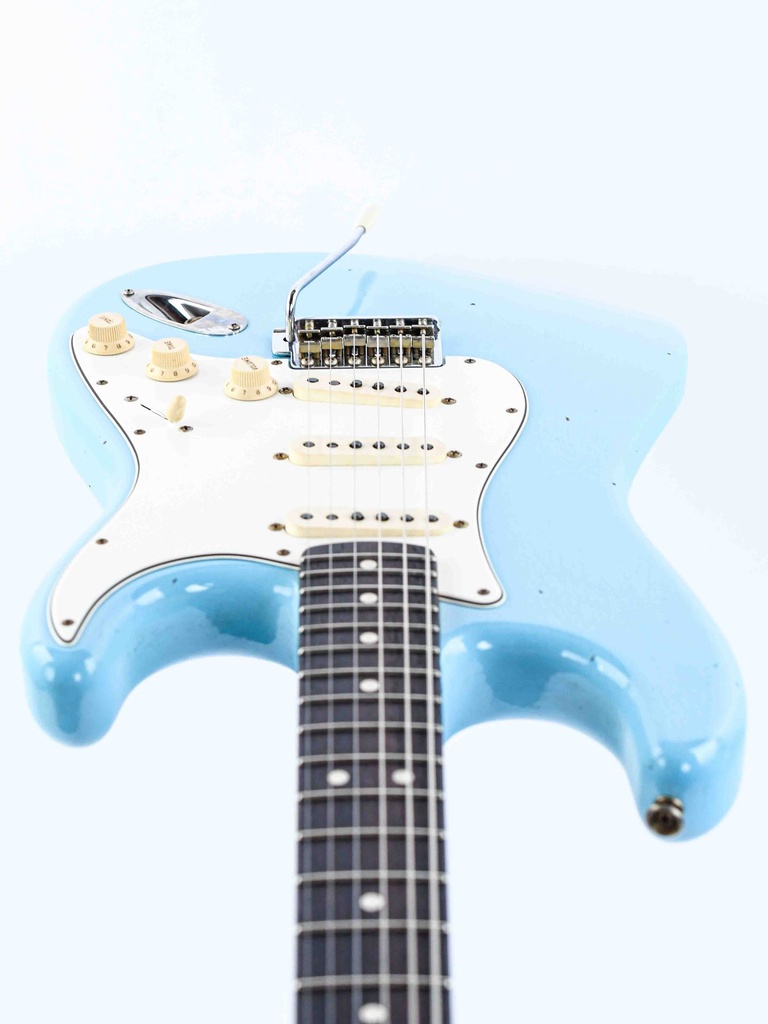 Fender Custom Shop 1963 Stratocaster NOS Daphne Blue 2024-12.jpg