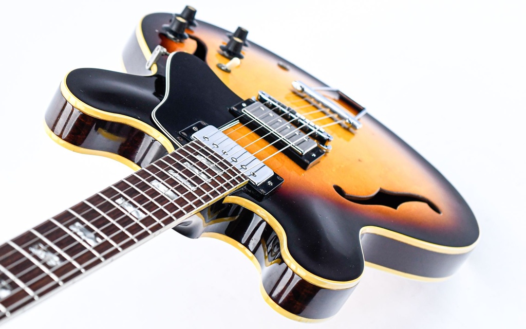 Gibson ES335TD Sunburst 1968-9.jpg