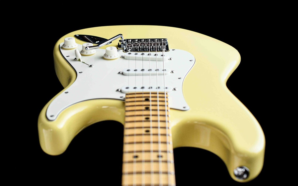 Suhr Classic S Antique Vintage Yellow Maple SSS-13.jpg