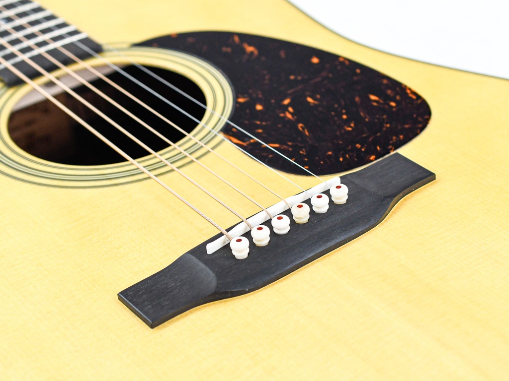 Martin D28 Standard Refresh Natural-10.jpg