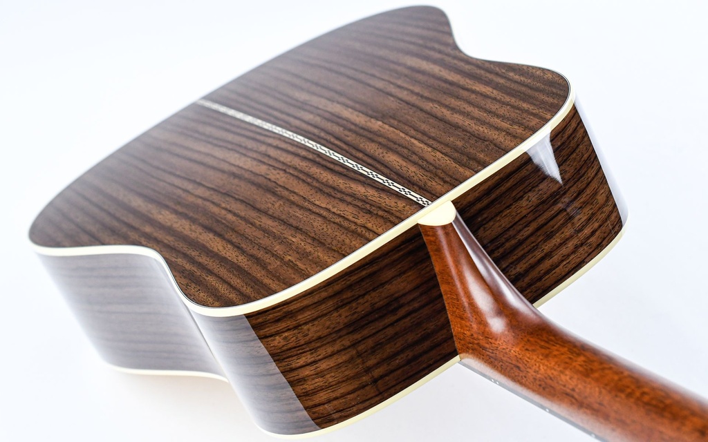 Martin D28 Standard Refresh Natural-9.jpg