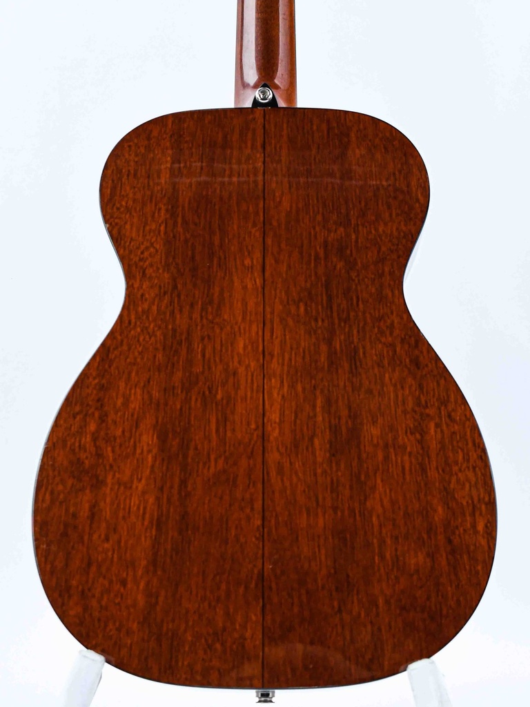 Martin 0018V 2011-6.jpg