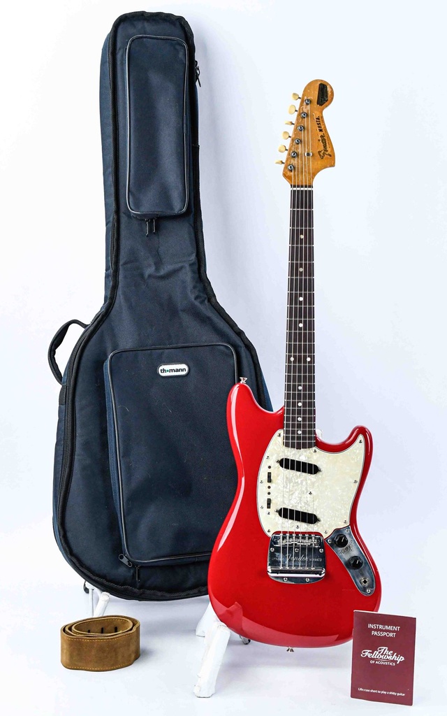 Fender Mustang Fiesta Red Refin 1964-1.jpg