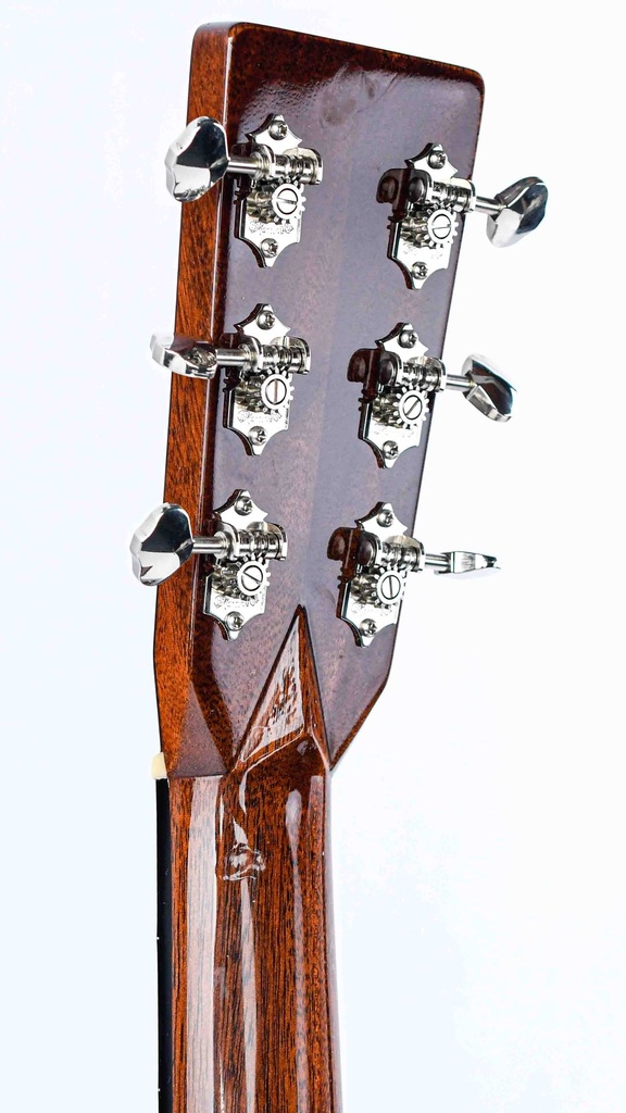 Martin 00028EC Eric Clapton Sunburst 2014-7.jpg