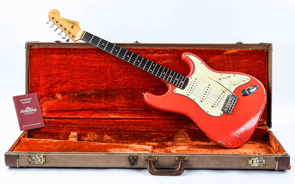 Fender Stratocaster Fiesta Red 1963-1.jpg