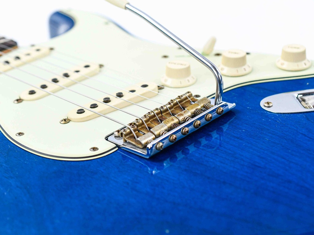 Fender Custom Shop 63 Stratocaster Journeyman RW Sapphire Blue Transparent-11.jpg