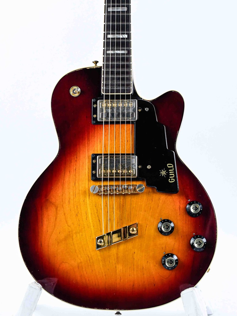 Guild M75 Bluesbird Sunburst 1972-3.jpg