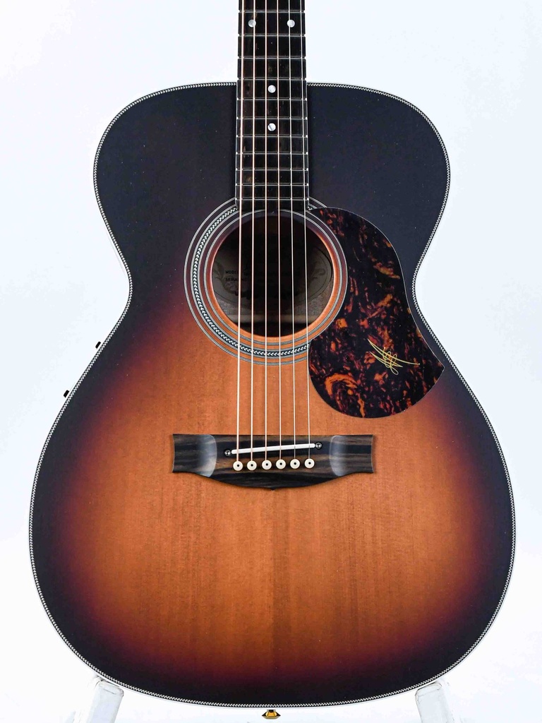 Maton Troubadour Traditional-3.jpg