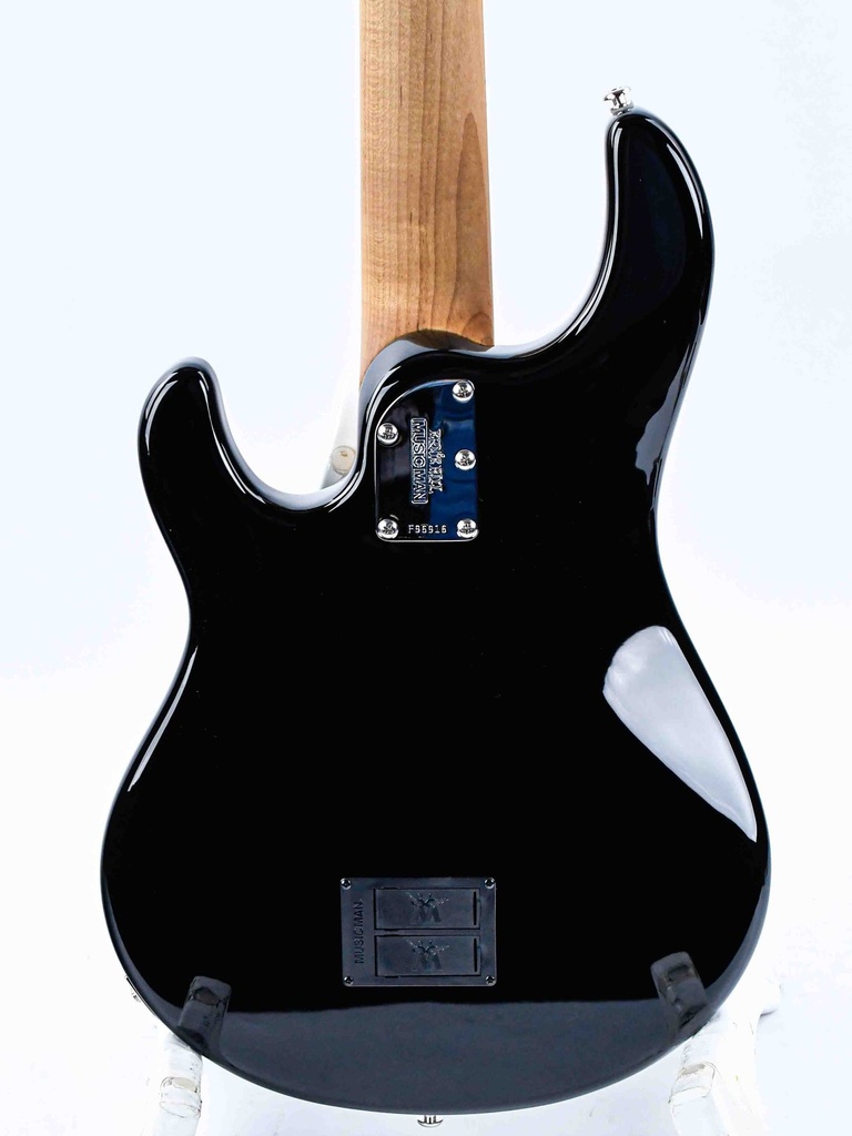 [208-01-10-01-MB-CR] Music Man Stingray Special 5 HH Black-6.jpg