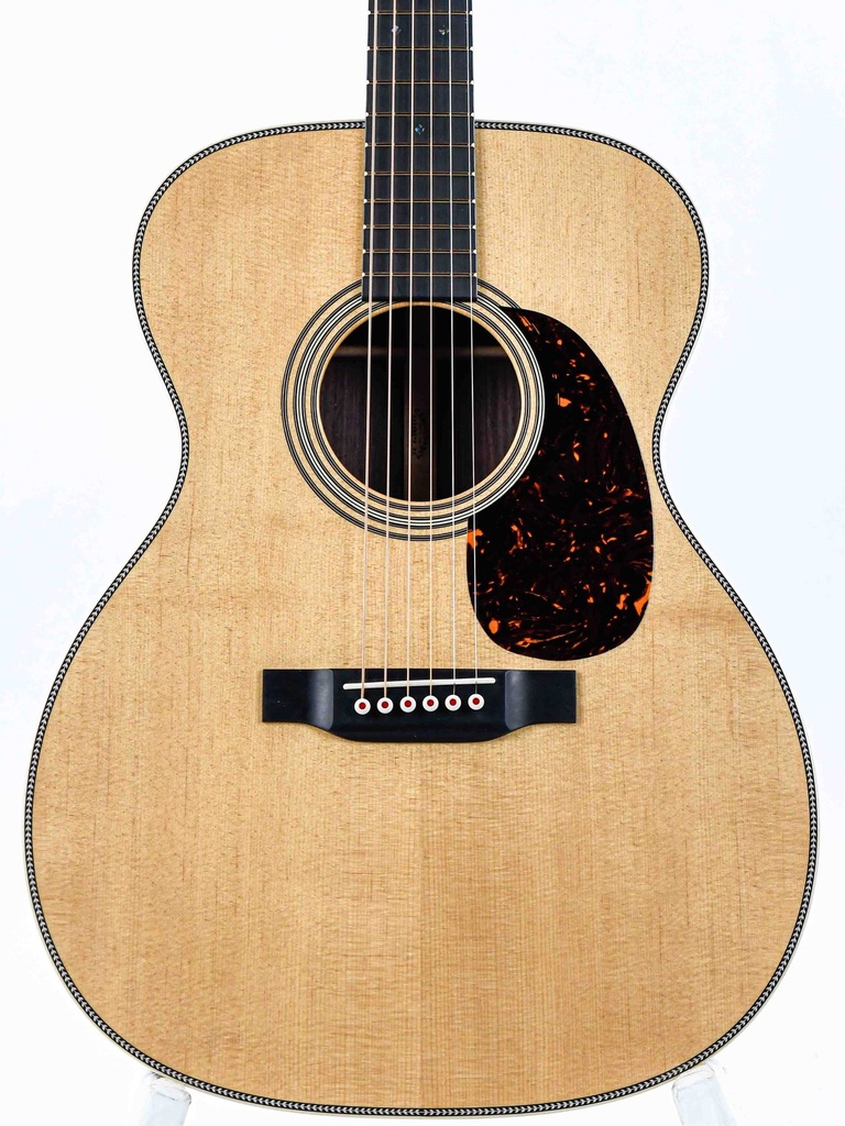 Martin 00028 Modern Deluxe-3.jpg