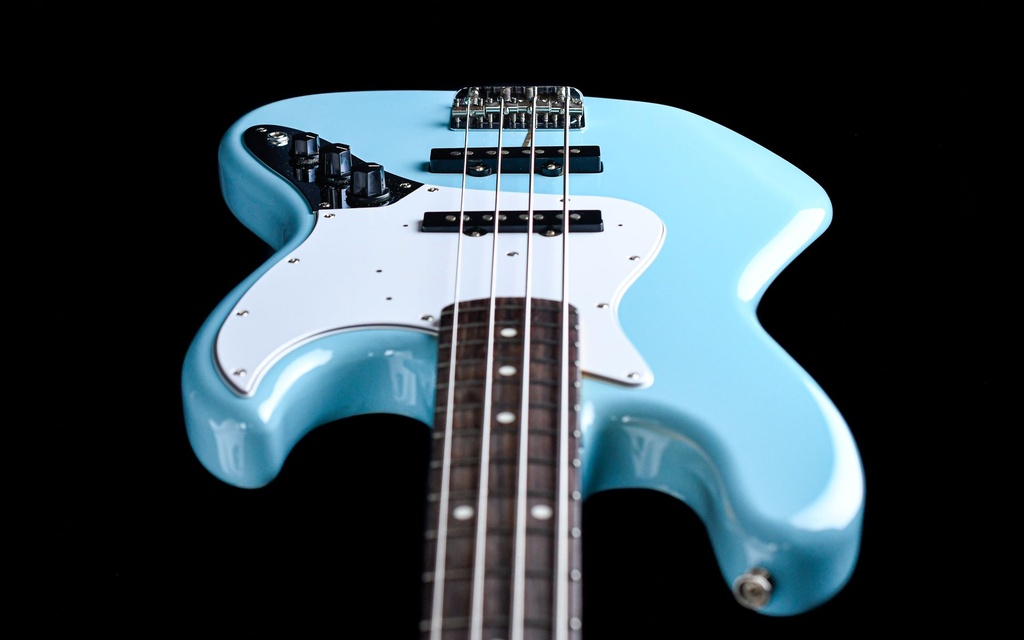 Fender Jazz Bass MIJ Daphne Blue 2015-12.jpg