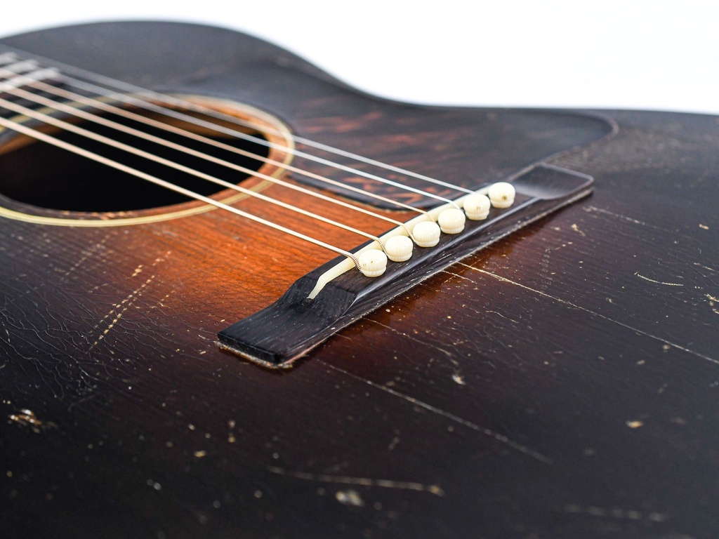 [775] Gibson L00 1933-12.jpg