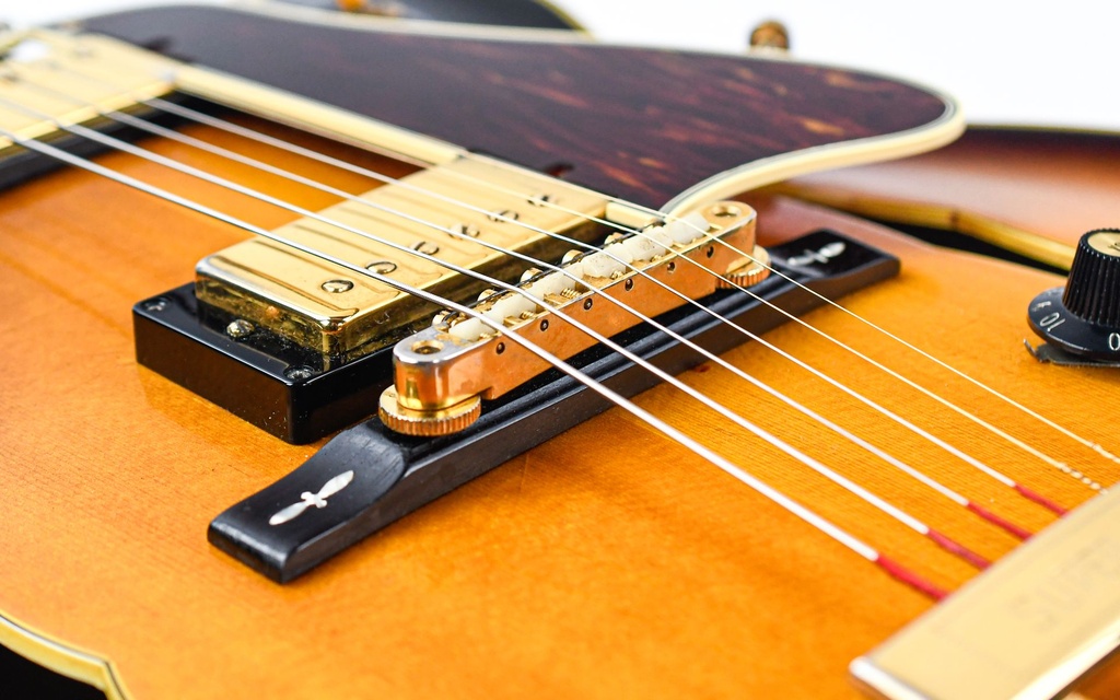 [895954] Gibson Super 400 Sunburst 1967-10.jpg