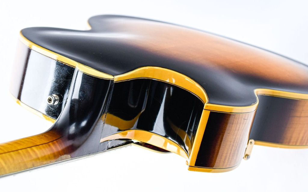 [895954] Gibson Super 400 Sunburst 1967-9.jpg
