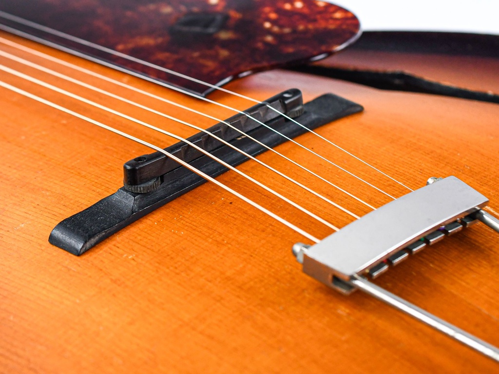 [1942 archtop] Levin Model 35 Archtop Sunburst 1942-10.jpg