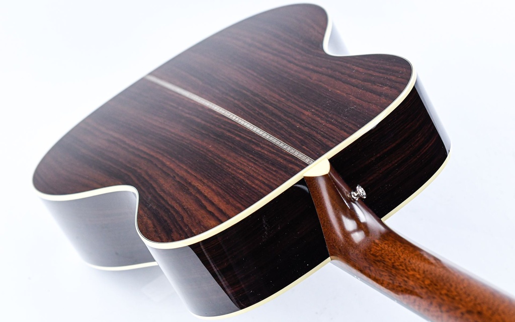 Martin OMJM Platinum 20th Anniversary Edition #2795778-9.jpg